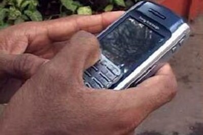 Google CEO sees free mobile phones