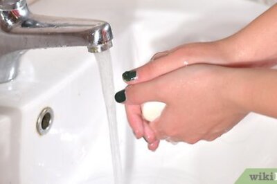 How to Put Foundation on with Your Hands