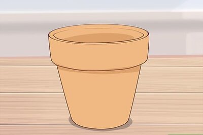 How to Decoupage Flower Pots