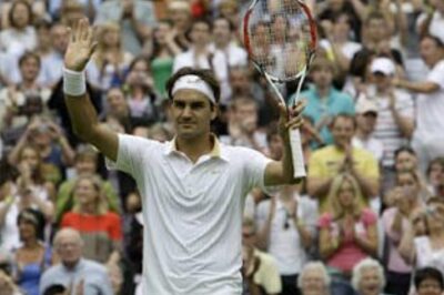 Top seeds enter Wimbledon second round easily