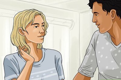How to Know For Sure if a Girl Likes You Back