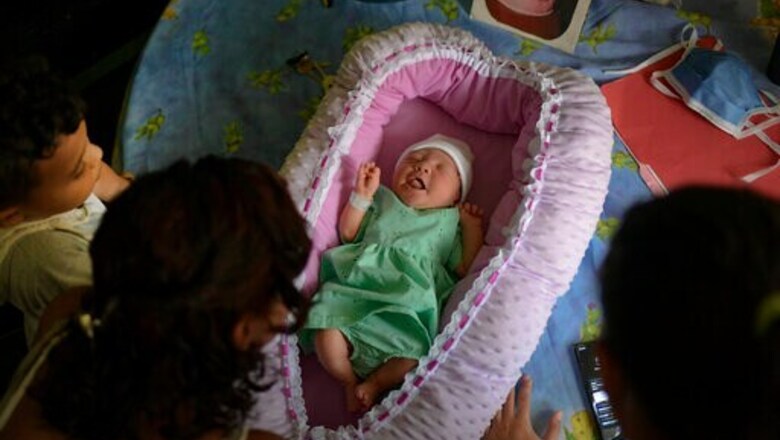 AP Photos: Mothers-to-be Face Challenges In Venezuela