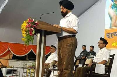 Sikh Member on Dais With Pranab Mukherjee Grabs Eyeballs, RSS Says 'Part of Our Inclusive Nature'