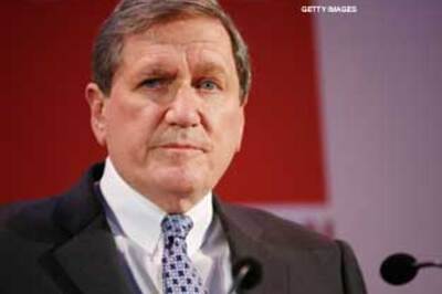 Richard Holbrooke arrives in Pakistan