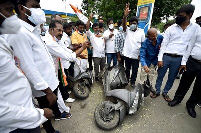 Fuel Price Hike: Congress Protests in Many Parts of Country, Over 150 Workers Detained