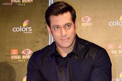 Watch: Salman Khan in a hangout with his fans
