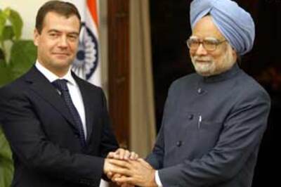 No ties with others at Russia's cost: Manmohan
