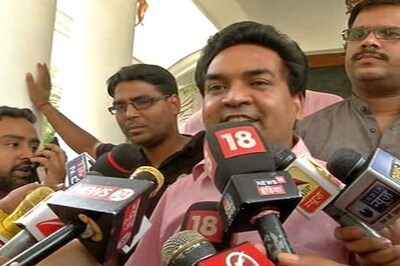 Kapil Mishra Ups the Ante, Hands Tanker Scam 'Proof' Against Kejriwal to ACB