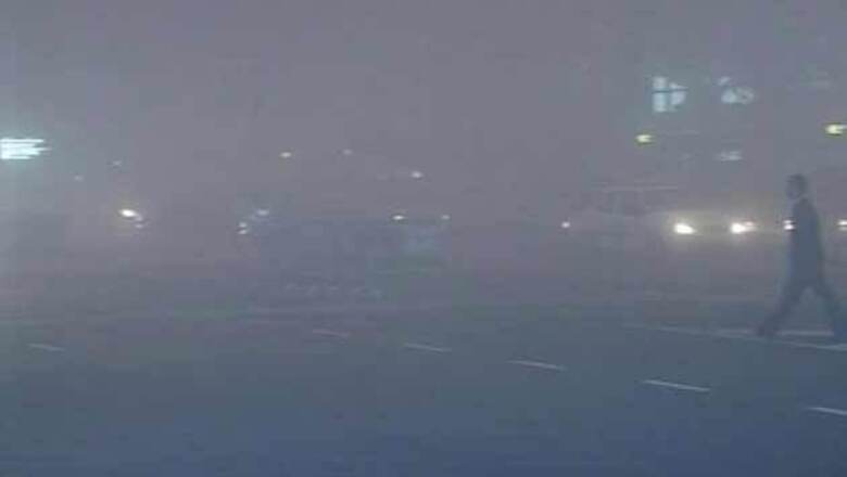 Dense fog hits flight operations at Delhi airport