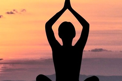 5 Asanas Approved by Malaika Arora's Yoga Instructor to Reduce Emotional Stress