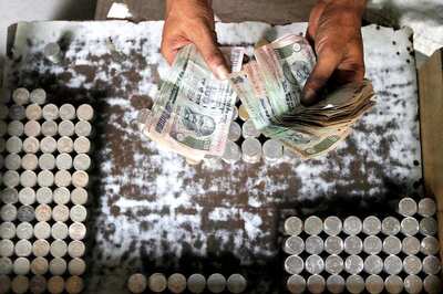Rupee Gains 17 Paise Against Dollar in Early Trade