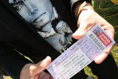 MJ memorial ticket pickup going smoothly, police say