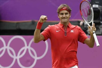 Federer overcomes jitters to win opening match