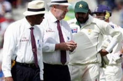 Musharraf defends Inzy and his boys