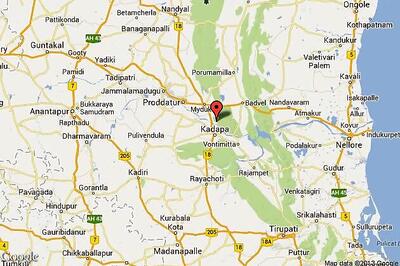 Farmer attempts suicide opposing creation of Telangana