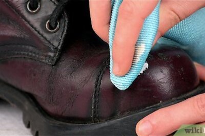 How to Get Acrylic Paint Off Shoes