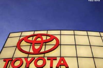 Toyota sales shutdown, recall 2.3 mn vehicles