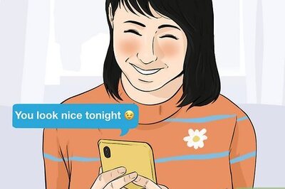 How to Tell if an Aquarius Man Likes You