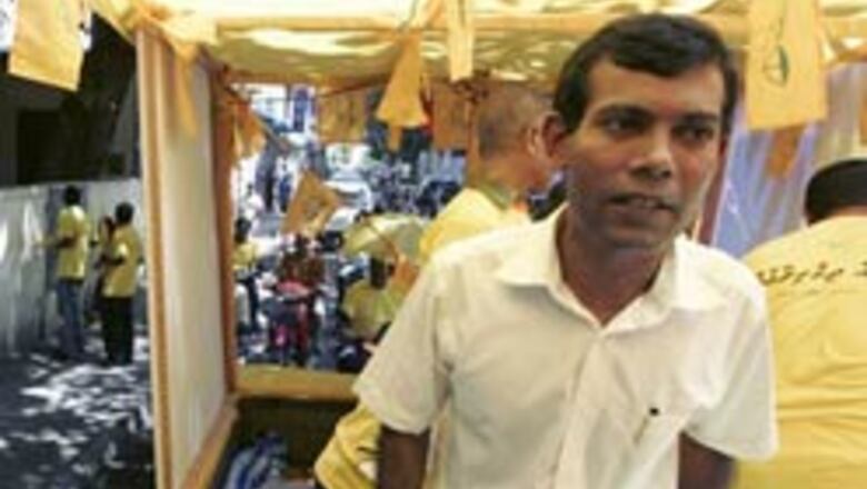 Gayoom era ends, Maldives elects democratic prez