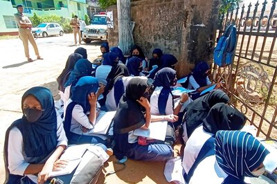 Saffron Shawl Protests, Separate Classrooms and Probe Into Chats: Karnataka Hijab Row Blows Up