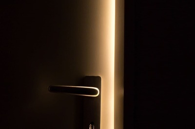 Are Bengaluru Folks Experiencing Frequent Shocks on Touching Metal? Woman’s Query Gets Wild Responses