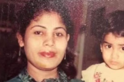Guess This Actress With Her Mother. Hint: Her Husband Is Also A Renowned Bollywood Actor
