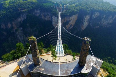 China Opens Highest, Longest Glass Bottom Bridge in World