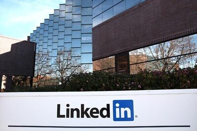 LinkedIn CEO to pass on his stock compensation to employees