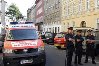 Indian fires on Vienna police during search