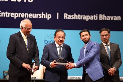 Uttarakhand Engineering Student Wins Gandhian Award For Developing ‘Black Box’ For Cars