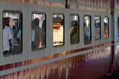 Ranchi Rajdhani Engine, Power Coach Derails in Delhi