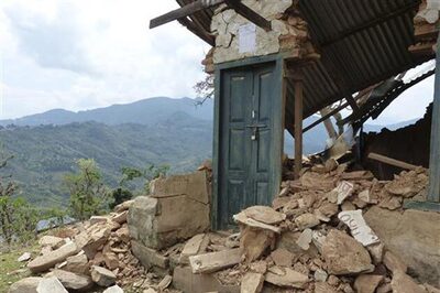 Earthquake-hit Nepalis rue slow government response, some blame politics as death toll crosses 5,000