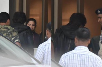 Shah Rukh Khan Gives Paparazzi a MISS As He Heads to Kashmir For Dunki Song Shoot, See Photos