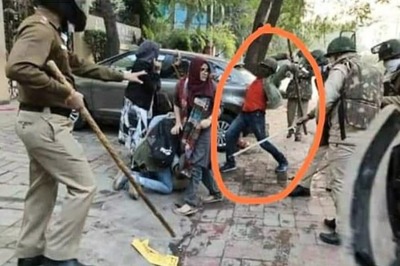 Man in Red Baton-charging Jamia Students During Stir Part of Anti-Auto Theft Squad, Say Delhi Police