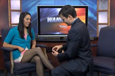News anchor proposes to his girlfriend during live show