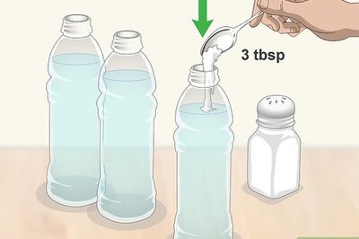 How to Make an Easy Homemade Air Conditioner from a Fan and Water Bottles