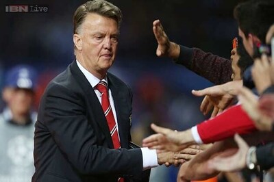 Louis van Gaal tips Manchester United's Marouane Fellaini to succeed up front