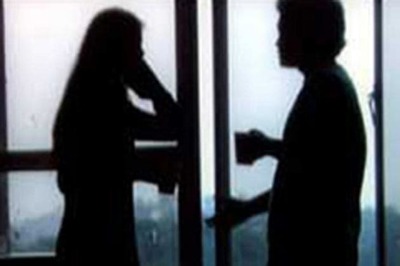 Men, women react opposite under stress: study