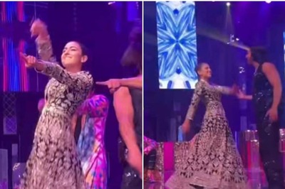 Ranveer Singh and Sara Ali Khan Reunite As They Rock NMACC Stage With 'Aankh Marey' Performance; Watch