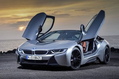 2019 BMW i8 Debuts at Detroit Auto Show