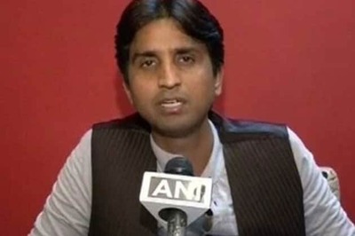 AAP leader Kumar Vishwas's cavalcade attacked in Amethi