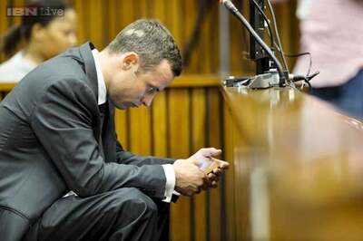 Oscar Pistorius weeps as court hears Reeva Steenkamp autopsy detailsOscar Pistorius weeps as court hears Reeva Steenkamp autopsy details