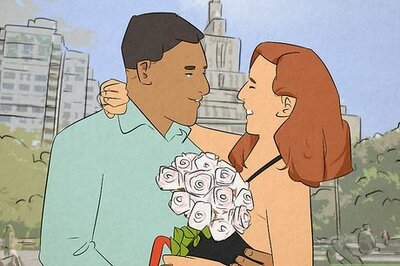 How to Interpret White Roses in a Relationship & When to Give Them to Someone