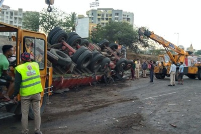 Maha: 4 Killed, 18 Injured as Truck Rams into Bus in Pune