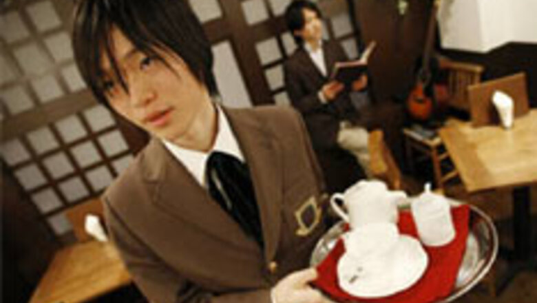 Japan's geek girls dig sexy comics, boy cafes