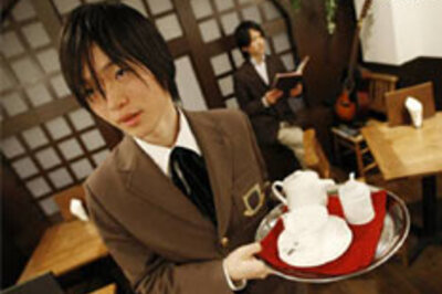 Japan's geek girls dig sexy comics, boy cafes