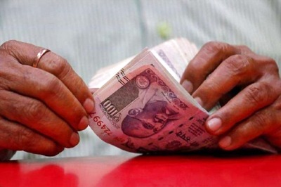 Rupee Opens on Flat Note Against US Dollar in Early Trade