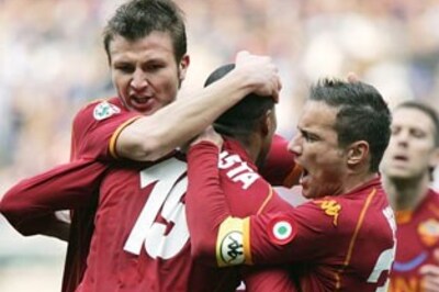 Ten-man Roma hold Sampdoria at Marassi