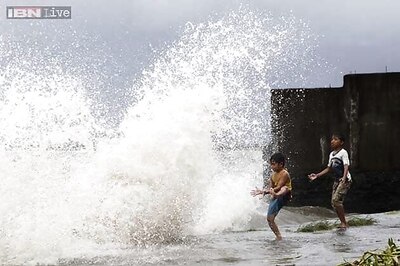Super typhoon Haiyan makes landfall in Vietnam