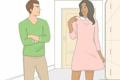 How to Buy a Dress for a Woman